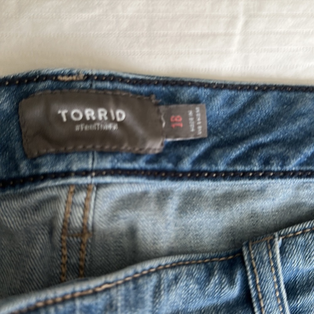 Jean Shorts - Picture 2 of 3